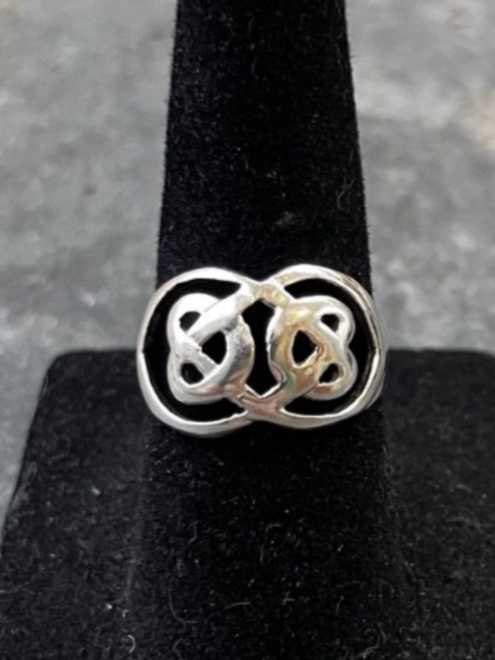 925 Sterling Silver Irish Celtic Knots Pretzel Knots Ring Size 5.5